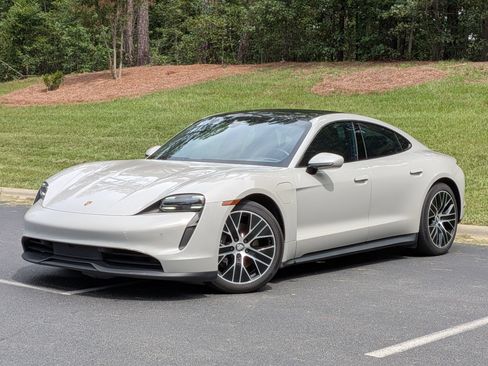 Used 2022 Porsche Taycan RWD image 1