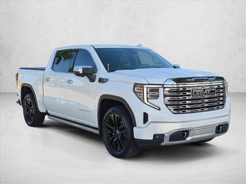 Used 2022 GMC Sierra 1500 Denali RWD image 3