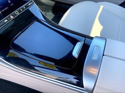 Used 2025 Mercedes-Benz C 300 4MATIC Sedan image 13