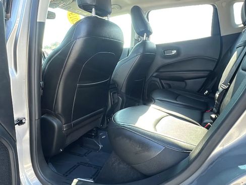 Used 2019 Jeep Compass Limited AWD/4WD image 14