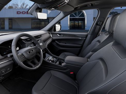 New 2025 Jeep Grand Cherokee Limited w/ Luxury Tech Group II AWD/4WD image 52