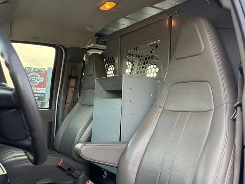 Used 2018 GMC Savana 2500 Extended w/ Enhanced Convenience Package image 10