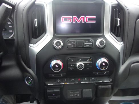 Used 2021 GMC Sierra 1500 SLE AWD/4WD image 19