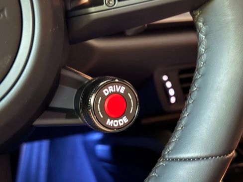 Certified 2025 Porsche 911 Carrera RWD image 35