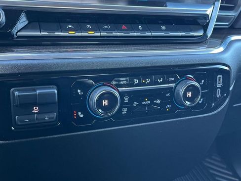 Used 2025 Chevrolet Silverado 1500 LT image 30