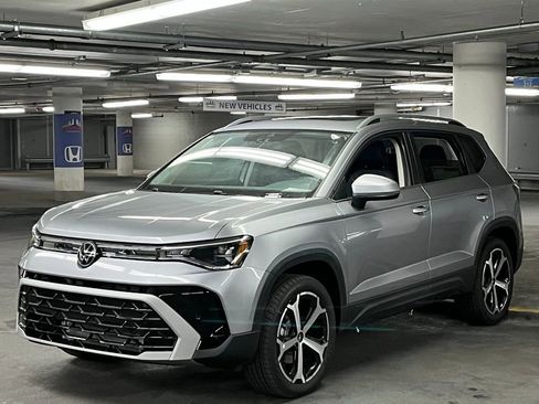 New 2025 Volkswagen Taos SEL image 3