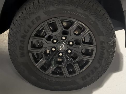 Used 2024 Chevrolet Colorado Trail Boss w/ Advanced Trailering Package AWD/4WD image 6