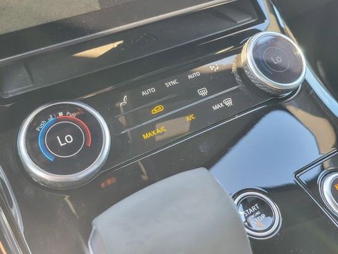 Used 2023 Land Rover Range Rover Sport SE image 16