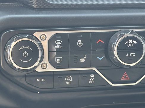 Used 2023 Jeep Gladiator Willys image 16