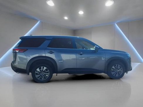 Used 2025 Nissan Pathfinder S AWD/4WD image 21
