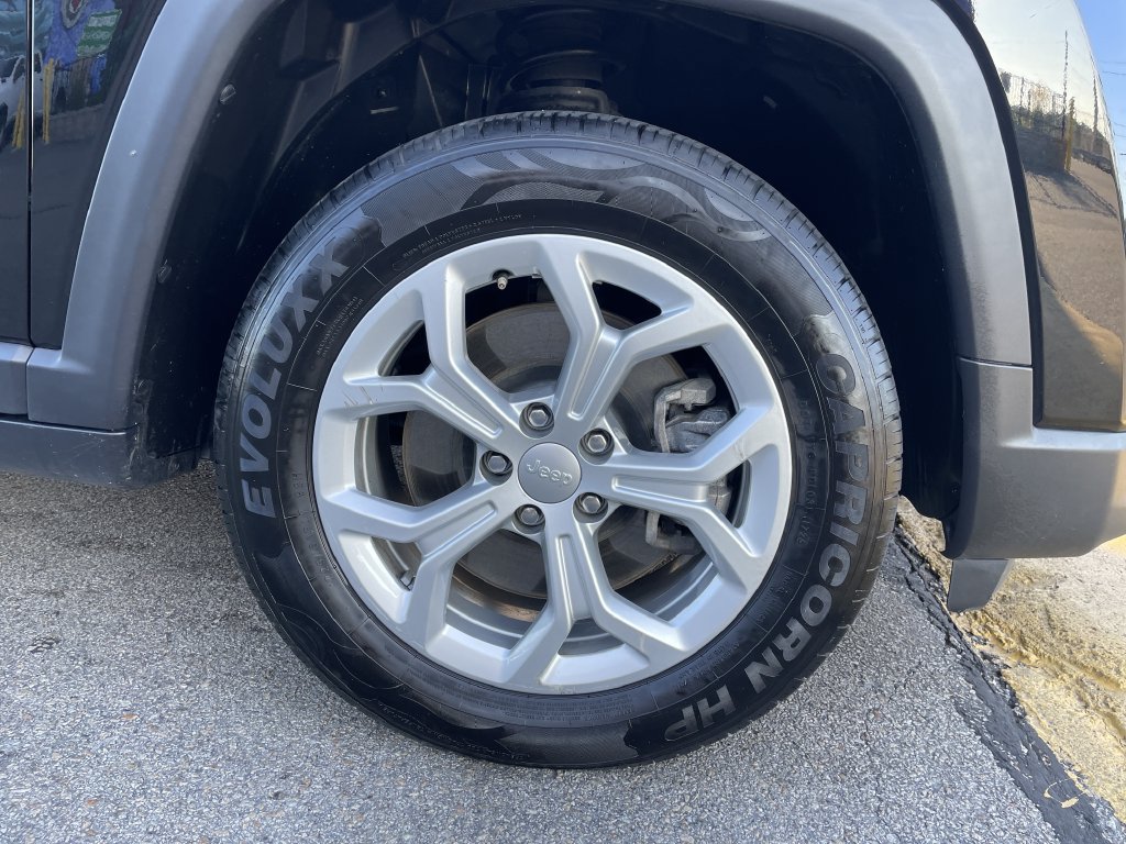 Used 2024 Jeep Compass Latitude AWD/4WD image 11