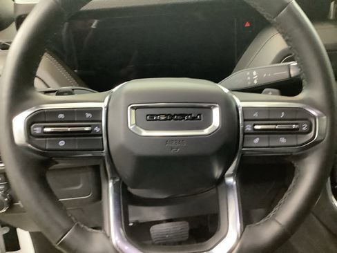 Used 2025 GMC Yukon Denali image 17