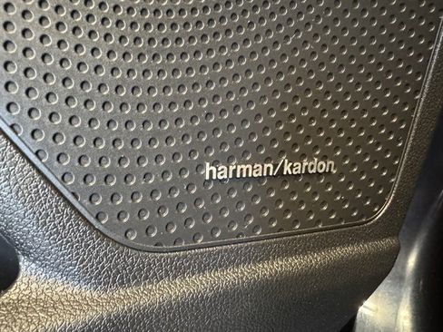 Used 2021 Kia Niro EX Premium w/ Cold Weather Package image 30