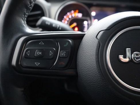 Used 2021 Jeep Gladiator Willys image 24