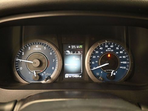 Used 2019 Toyota Sienna XLE w/ XLE Navigation Package image 19