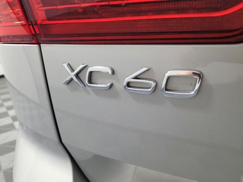 Used 2023 Volvo XC60 T8 Plus w/ Climate Package image 21