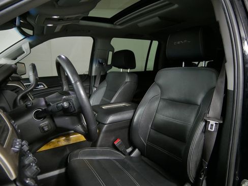 Used 2017 GMC Yukon XL Denali w/ Open Road Package image 11