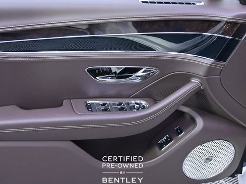 Used 2024 Bentley Flying Spur V8 image 25