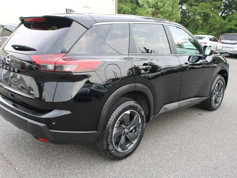 Used 2025 Nissan Rogue SV AWD/4WD image 8