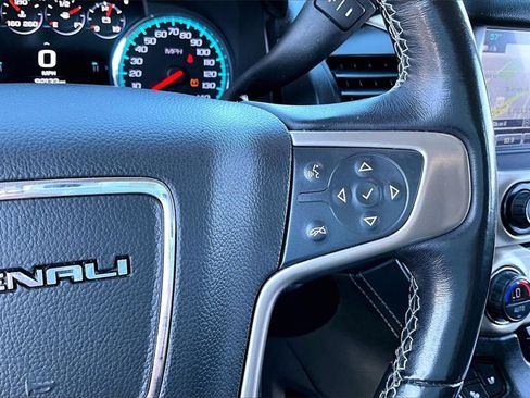 Used 2020 GMC Yukon XL Denali image 11