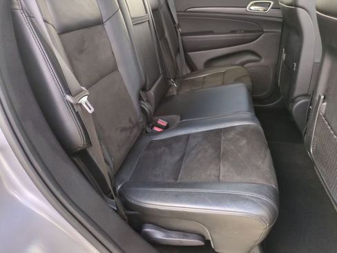 Used 2020 Jeep Grand Cherokee Laredo w/ Quick Order Package 2BN North image 17