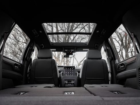 New 2026 GMC Yukon XL Denali w/ Sun & Power Step Package image 11