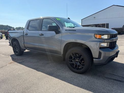 Used 2021 Chevrolet Silverado 1500 Custom w/ LPO, Blackout Package AWD/4WD image 2