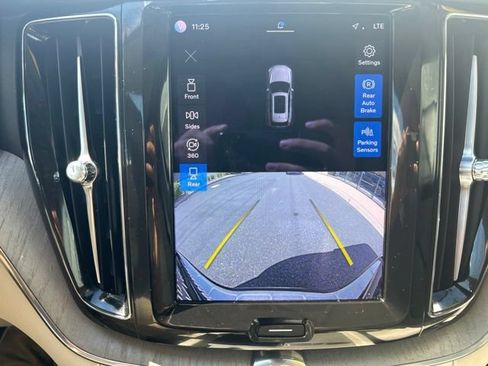 Certified 2023 Volvo XC60 B5 Plus w/ Climate Package AWD/4WD image 25