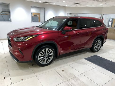 Used 2021 Toyota Highlander Platinum image 6