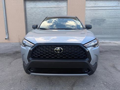 Used 2025 Toyota Corolla Cross L image 12