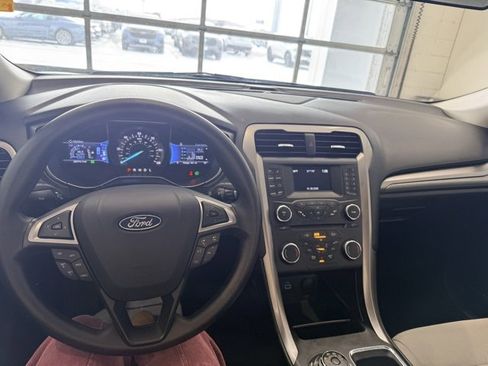 Used 2018 Ford Fusion S image 17