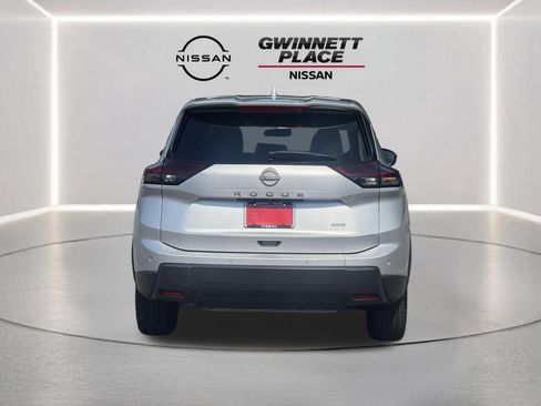 Used 2025 Nissan Rogue SV AWD/4WD image 23