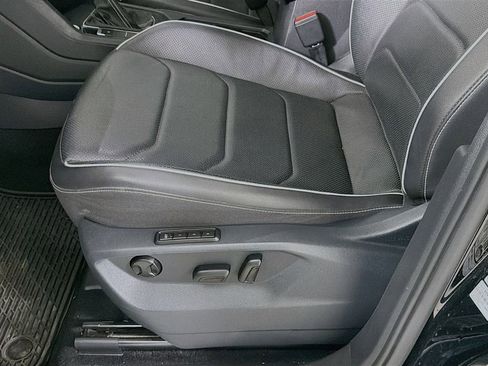 Used 2022 Volkswagen Tiguan SEL R-Line image 24