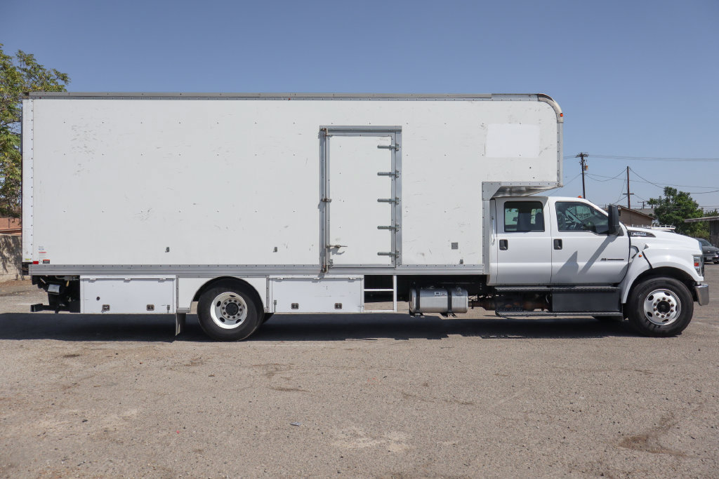 Used 2019 Ford F650 2WD Crew Cab Super Duty image 13
