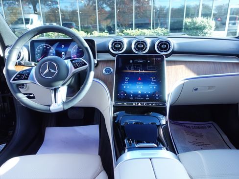 Certified 2022 Mercedes-Benz C 300 4MATIC Sedan image 9