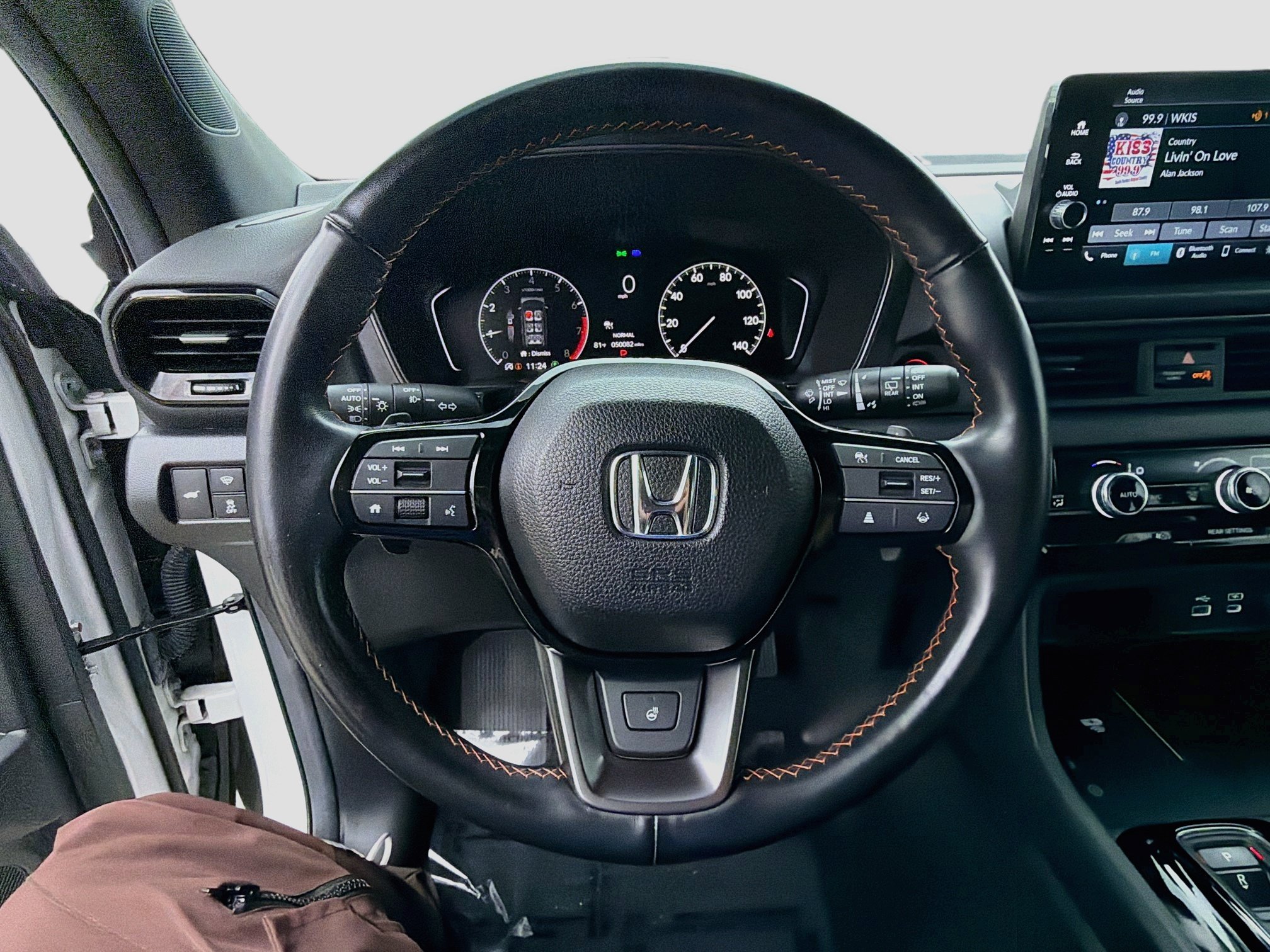 Used 2025 Honda Pilot TrailSport image 10