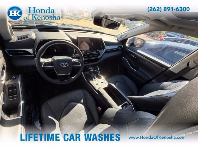 Used 2026 Toyota Highlander Platinum AWD/4WD image 5