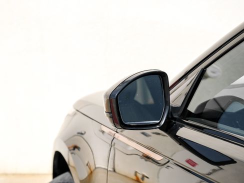 Used 2020 Land Rover Range Rover Velar R-Dynamic S image 39