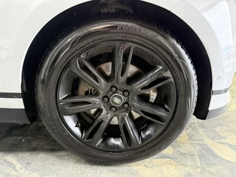 Used 2019 Land Rover Range Rover Velar R-Dynamic SE AWD/4WD image 24