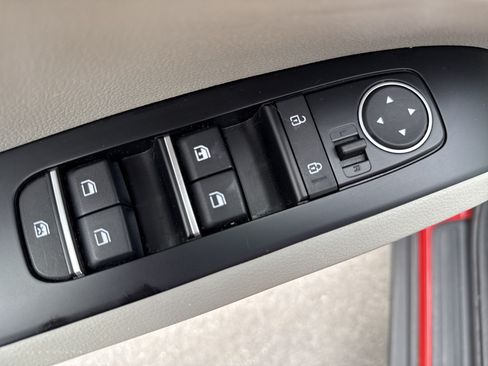 Used 2023 Kia Soul LX FWD image 16