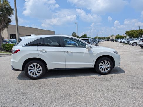 Used 2017 Acura RDX w/ Tech & AcuraWatch Plus Pack FWD image 3