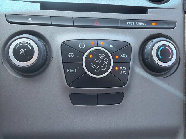 Used 2018 Ford Taurus SE FWD image 21