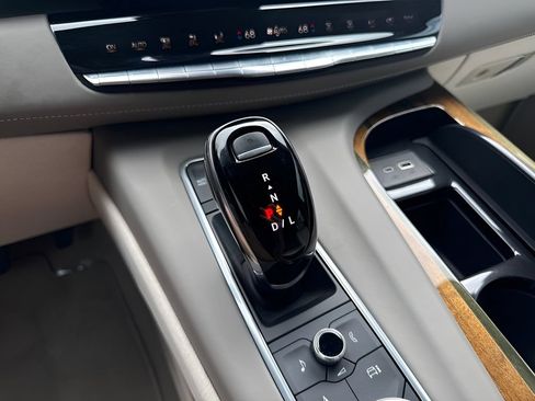Used 2023 Cadillac Escalade Sport Platinum AWD/4WD image 22