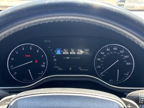Used 2019 Toyota Avalon Touring FWD image 13