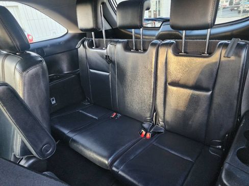 Used 2017 Toyota Highlander SE w/ Carpet Mat Package AWD/4WD image 11