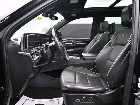 Used 2023 Cadillac Escalade Sport AWD/4WD image 9