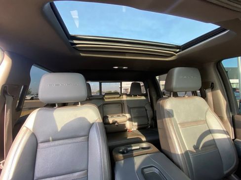 Used 2021 GMC Sierra 1500 Denali w/ Denali Premium Package AWD/4WD image 25