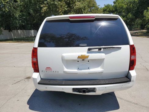 Used 2014 Chevrolet Suburban LT image 5