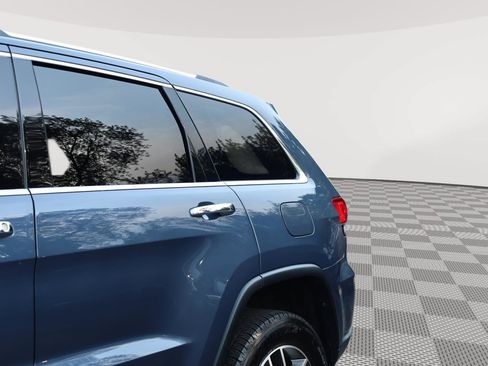 Used 2021 Jeep Grand Cherokee Limited w/ Premium Lighting Group AWD/4WD image 11