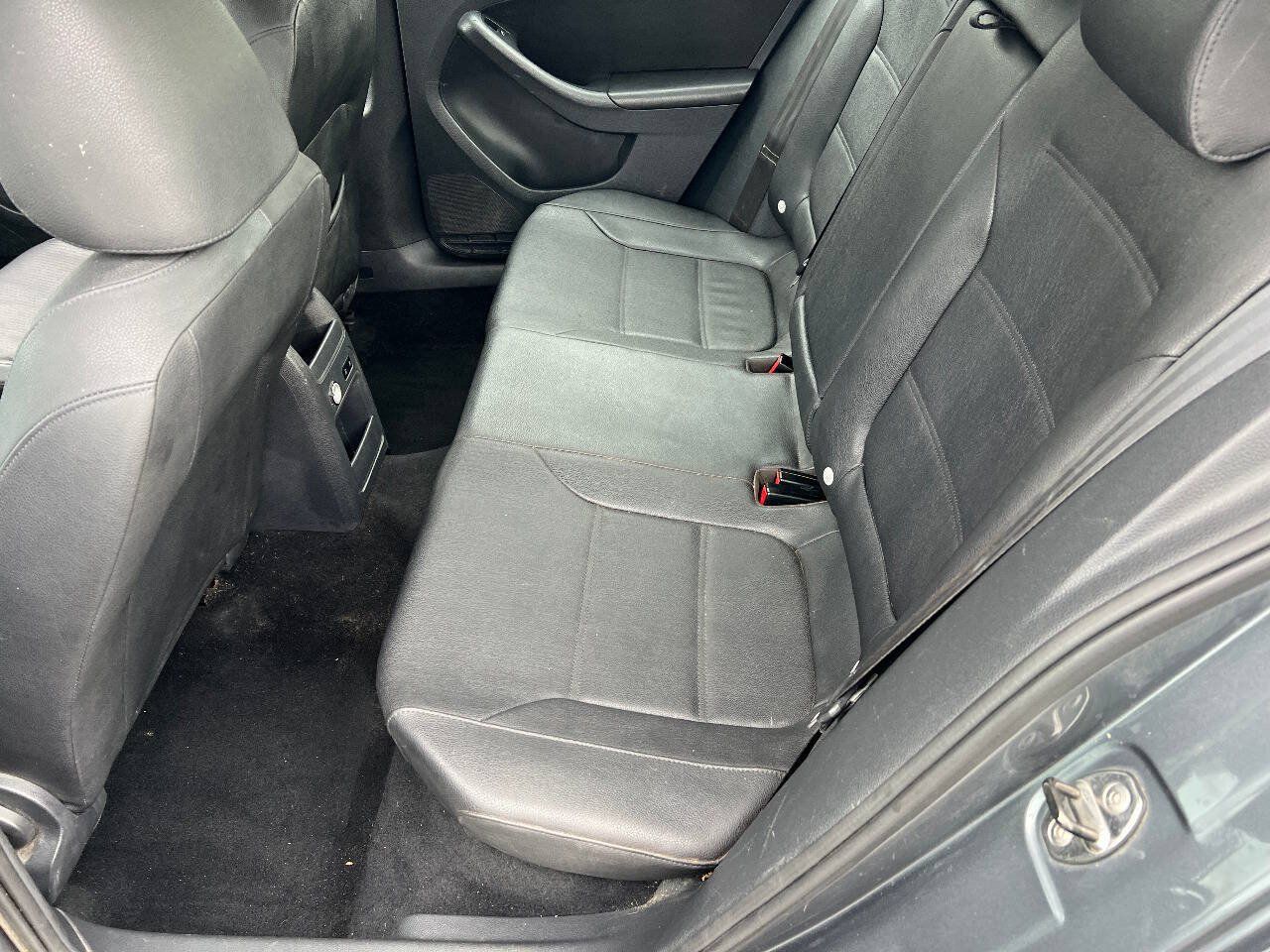 Used 2012 Volkswagen Jetta SE FWD image 21